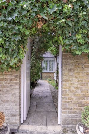 Photo 27- click for photo gallery